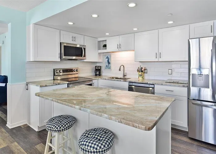 Newly Renovated 2 Bedroom Ocean Front With Outdoor Pool!