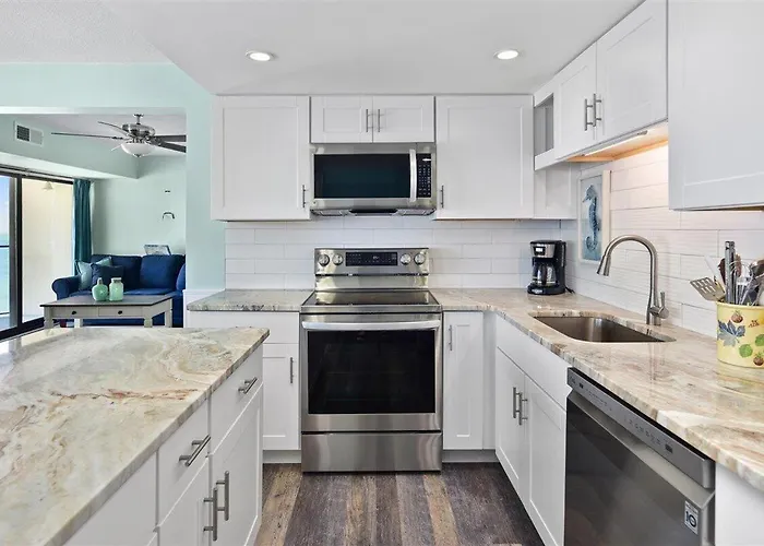 Newly Renovated 2 Bedroom Ocean Front With Outdoor Pool! * Ocean Stadt