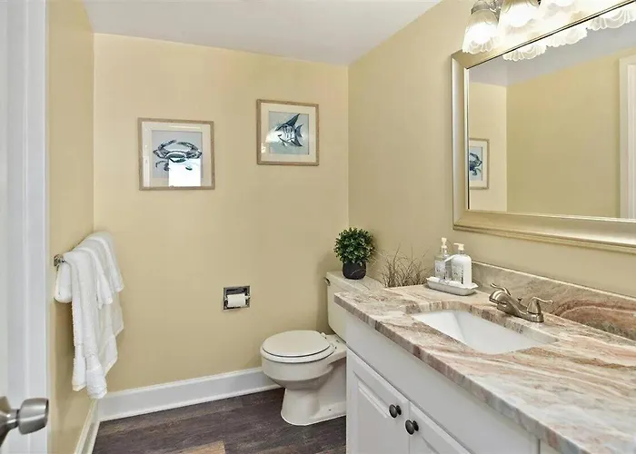 Newly Renovated 2 Bedroom Ocean Front With Outdoor Pool! Ferienhaus *