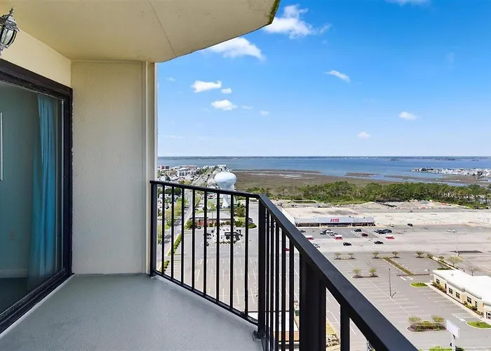 Newly Renovated 2 Bedroom Ocean Front With Outdoor Pool!